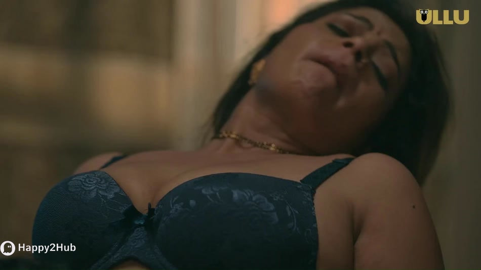 Watch Love Bite Ep3 - Ullu Malvika Tomar Bhabhi Sexy Video Web Series Video Online in HD Free on XMasti