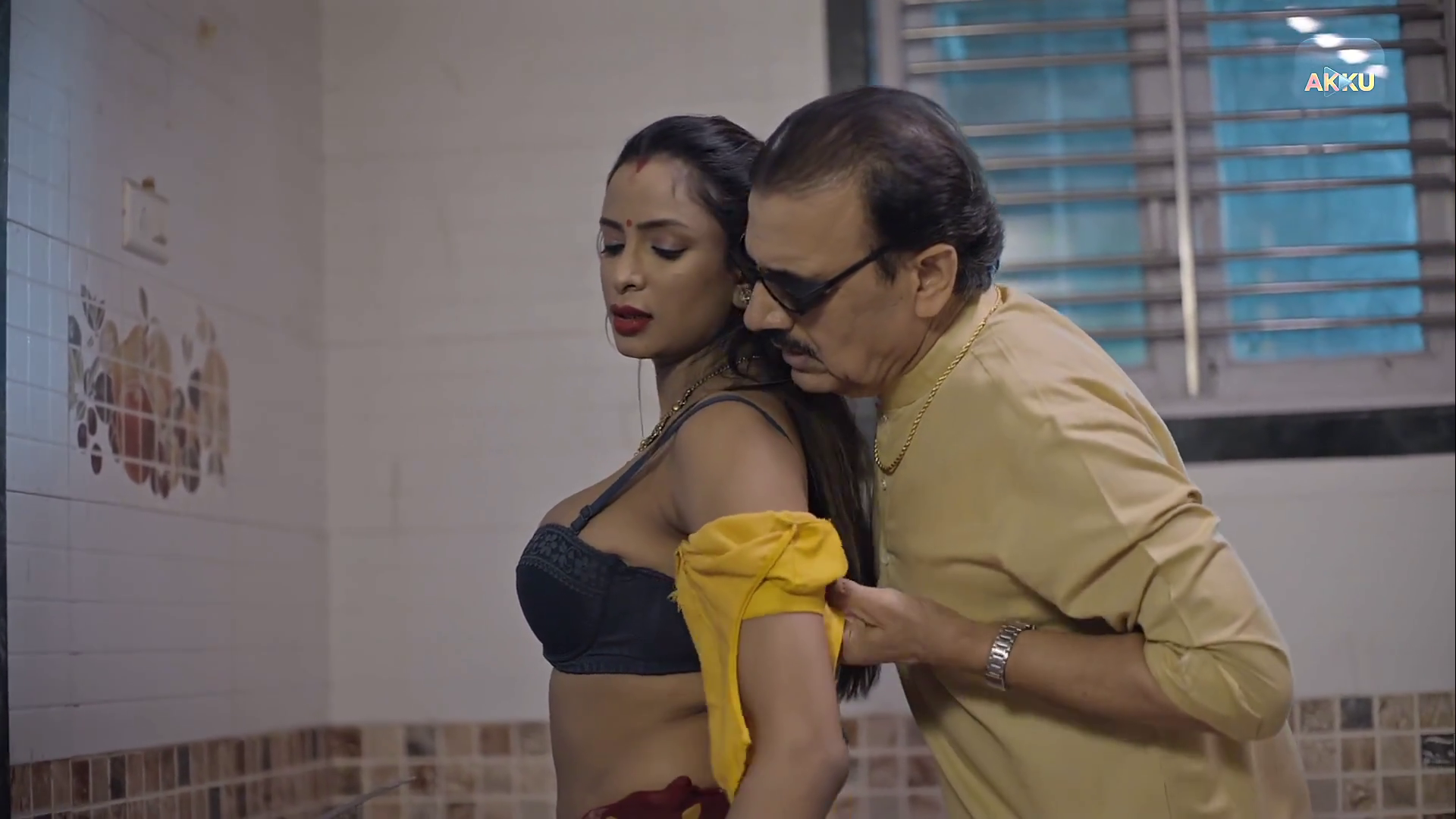 Watch Chalak Buddha E2 - Pallavi Debnath Sasur Bahu Porn Web Series Video Online in HD Free on XMasti